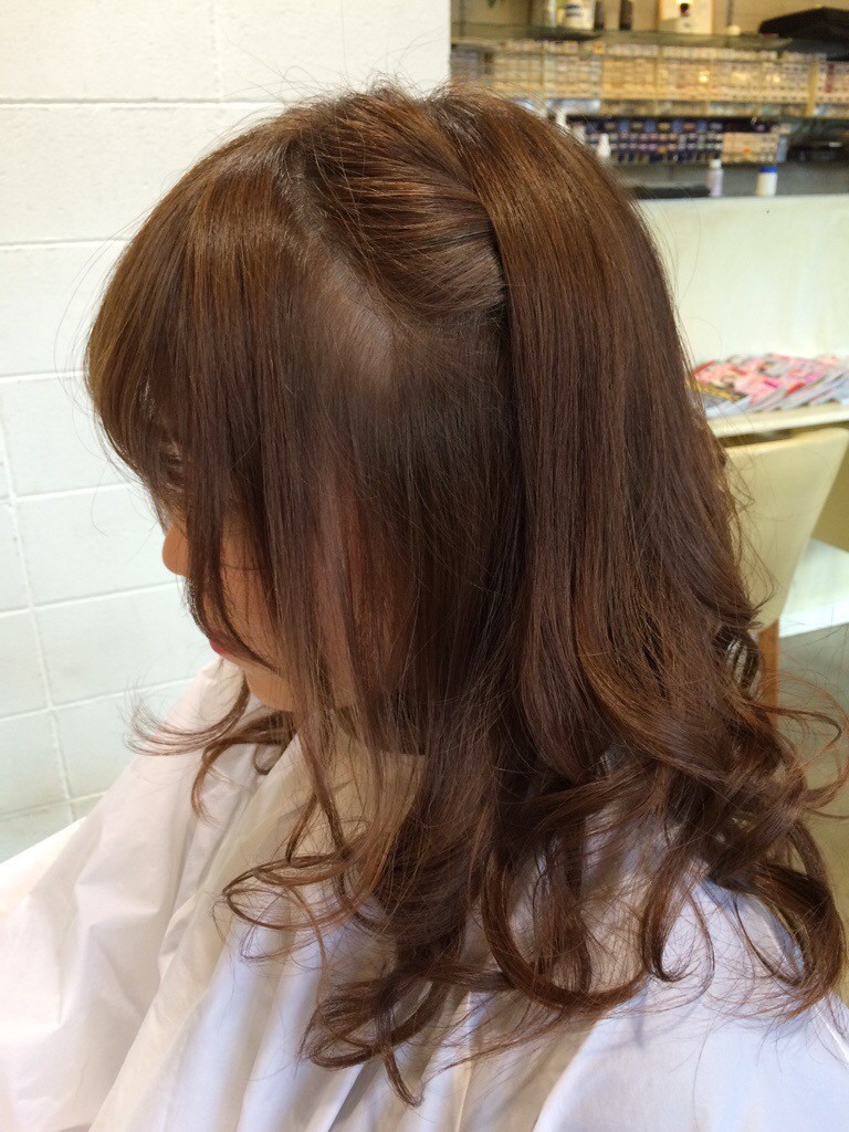 2月13日記事「石原さとみ風アレンジ」ウエーブがかかったロングヘア1分で変身・簡単アレンジ