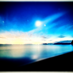 青色加工した海べの夜景